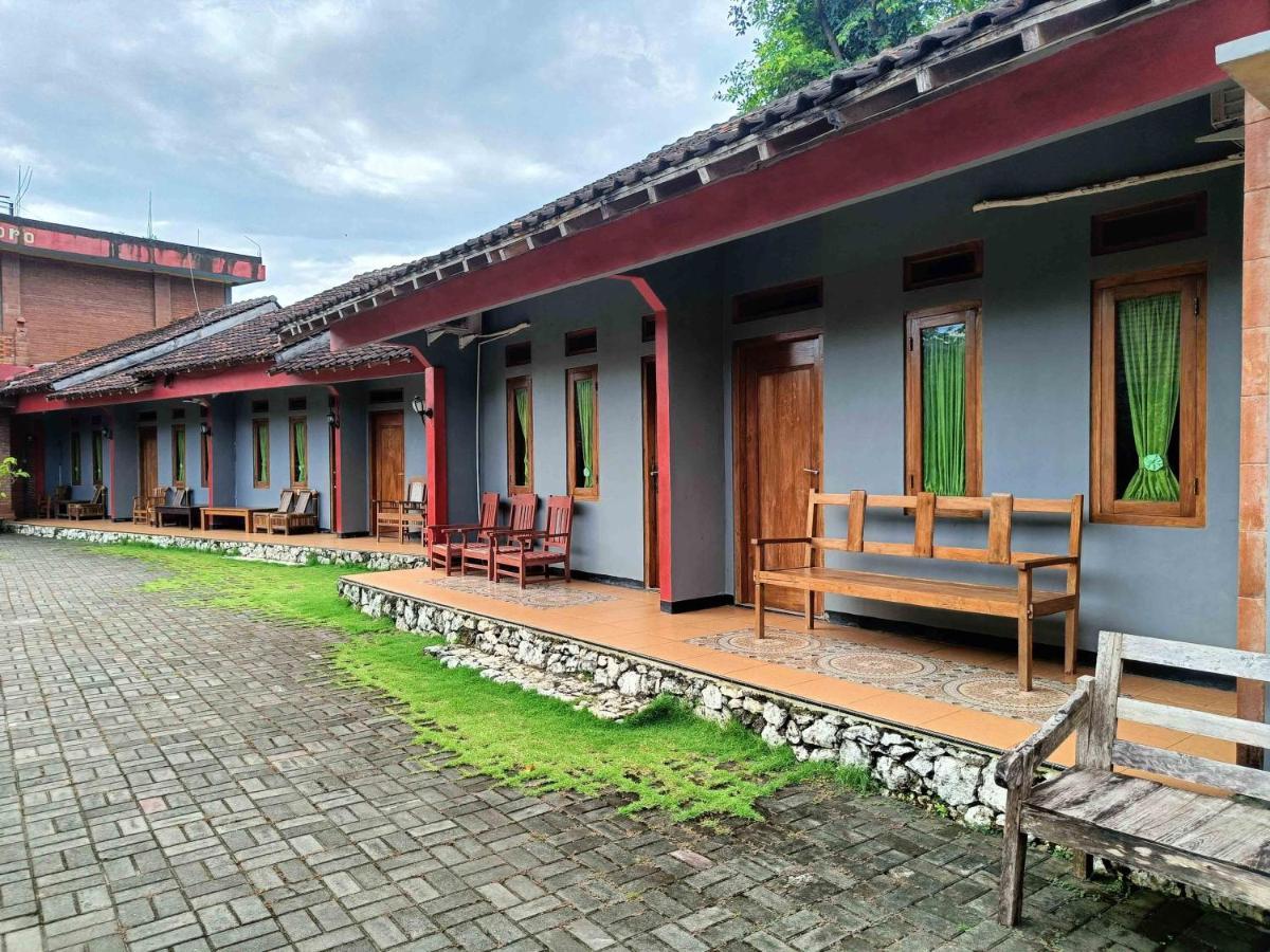 Jogo Segoro Homestay Mitra Reddoorz Near Pantai Sundak Gunungkidul Ngandong エクステリア 写真