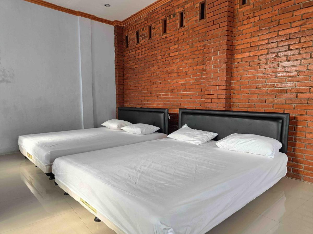 Jogo Segoro Homestay Mitra Reddoorz Near Pantai Sundak Gunungkidul Ngandong エクステリア 写真